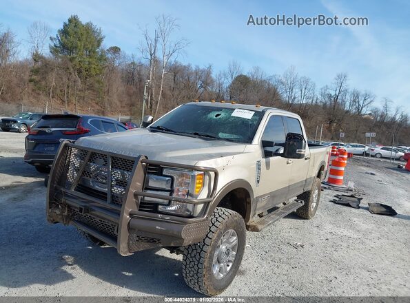 1FT7W2BT7HEE17517 2017 FORD F-250 Золотой Вид спереди