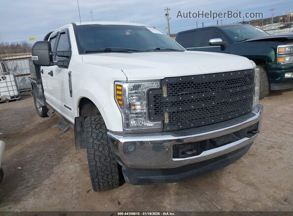 1FT7W2BT7JED03085 2018 FORD F-250 Белый Передняя правая четверть