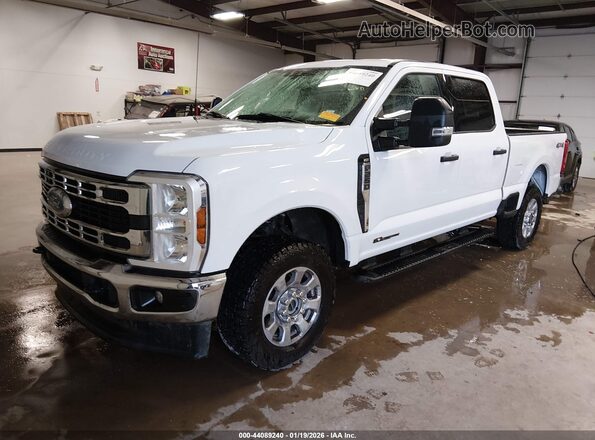 1FT7W2BT8REE11002 2024 FORD F-250 Белый Передняя левая четверть