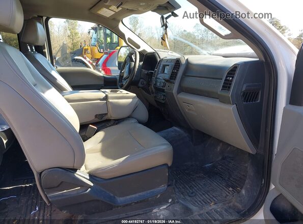 1FT7X2A67MEC24559 2021 FORD F-250 Белый Вид салона спереди