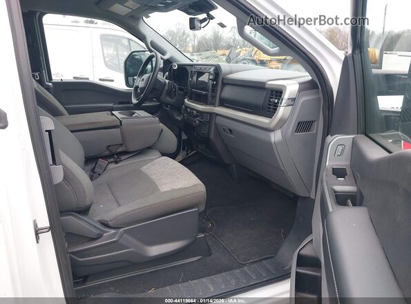 1FT7X2BT6PEC29163 2023 FORD F-250 Белый Вид салона спереди