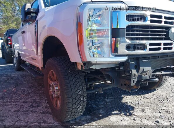 1FT7X2BT6PEC29163 2023 FORD F-250 Белый Панорамный вид салона 360°