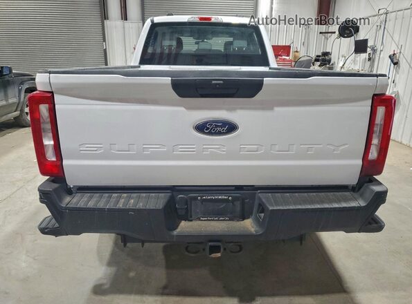 1FT8W3BT3PEC81069 2023 FORD F350 White Vista trasera