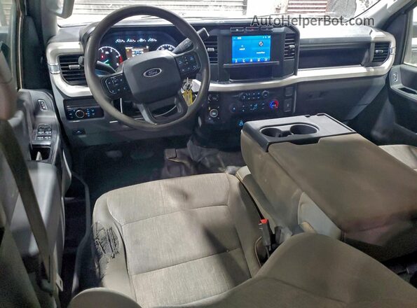 1FT8W3BT3PEC81069 2023 FORD F350 White Vista del salpicadero