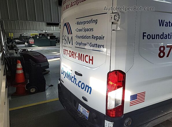 1FTBF4XV6KKB04662 2019 FORD TRANSIT-350  Widok wnętrza z tyłu