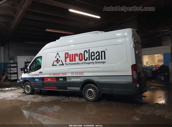 1FTBR3X86NKA68973 2022 FORD TRANSIT-250 Белый Вид задней части салона