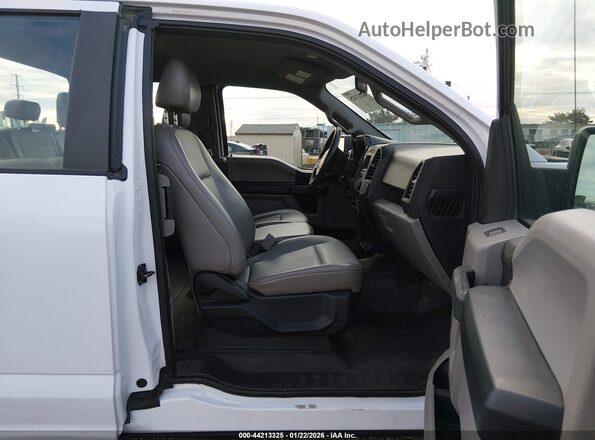 1FTEX1C5XJKE03763 2018 FORD F150 Белый Вид салона спереди