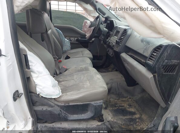 1FTEX1C81GKD34335 2016 FORD F150 Белый Вид салона спереди