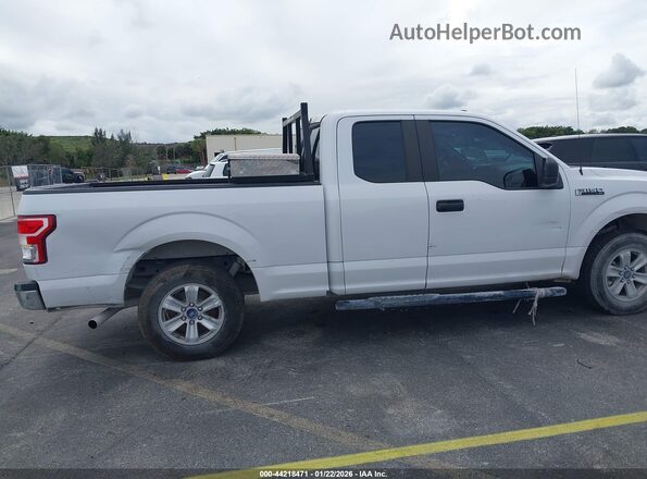 1FTEX1CB8KKC18652 2019 FORD F150 White Widok z przodu