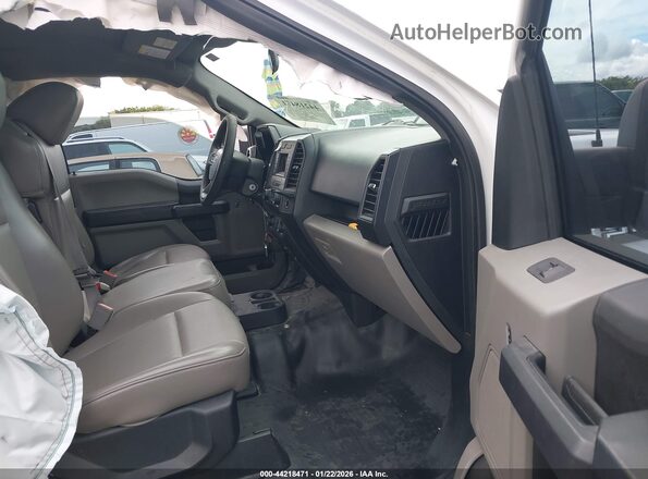 1FTEX1CB8KKC18652 2019 FORD F150 White Widok wnętrza z przodu