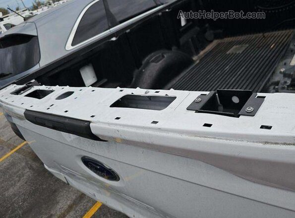 1FTEX1CB8MFD02210 2021 FORD F150  Widok tylnych siedzeń