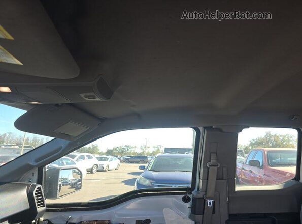 1FTEX1CP1GFB37472 2016 FORD F150  Вид задньої частини салону