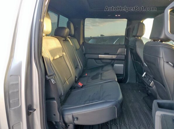 1FTFW1ED2PFD02455 2023 FORD F150 Silver Vista de los asientos traseros