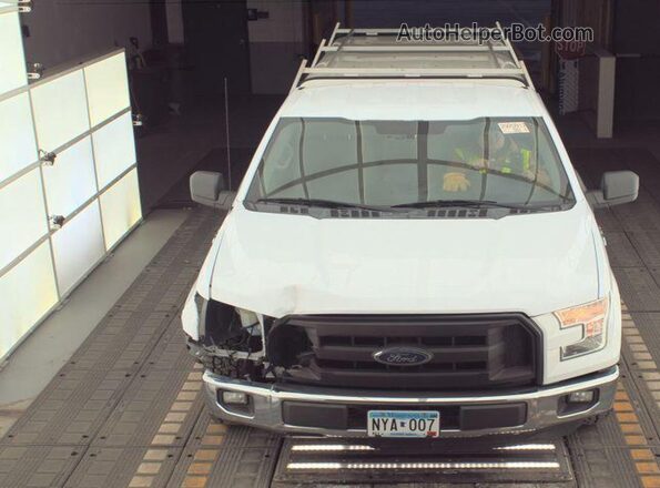 1FTMF1C80GKD31845 2016 FORD F150  Vista interior trasera