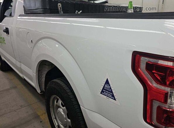 1FTMF1CB9JKD86233 2018 FORD F150 Белый Вид сзади
