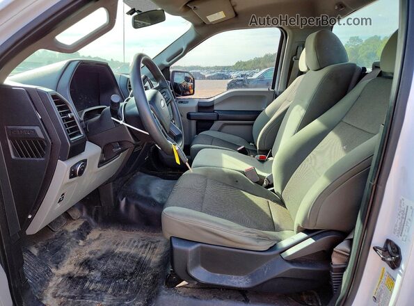 1FTMF1CP5GKD70471 2016 FORD F150 Белый Вид салона спереди