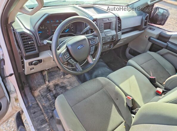 1FTMF1CP5GKD70471 2016 FORD F150 Белый Вид панели приборов