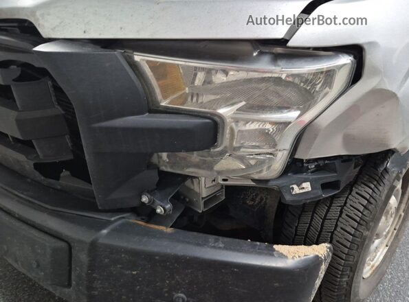 1FTNF1CF1HKC50048 2017 FORD F150  Widok deski rozdzielczej