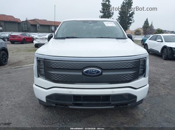 1FTVW1EL2NWG07812 2022 FORD F-150 LIGHTNING Белый Вид задней части салона