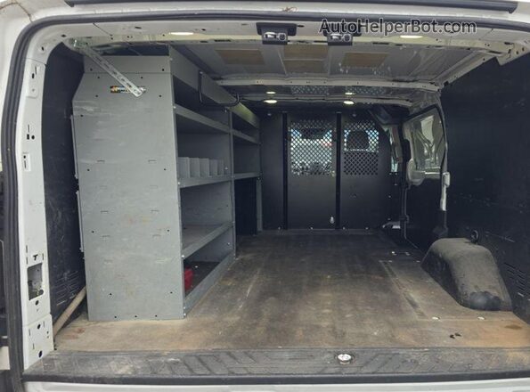 1FTYE1YM6HKA68143 2017 FORD TRANSIT-150  Przód lewy