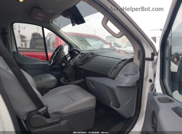 1FTYE1YMXHKA65763 2017 FORD TRANSIT-150 Белый Вид салона спереди