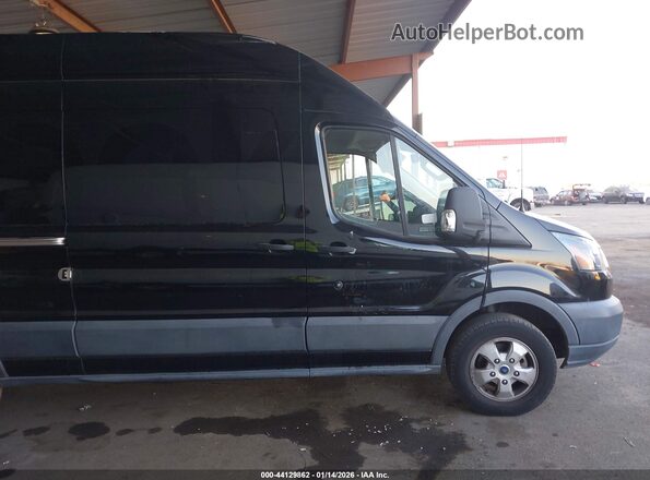 1FTYR2XM9HKB54686 2017 FORD TRANSIT-250 Черный Вид задней части салона