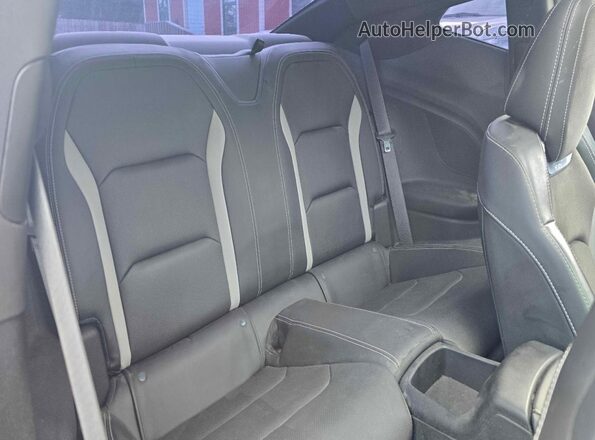 1G1FE1R7XP0143705 2023 CHEVROLET CAMARO Оранжевый Вид салона спереди