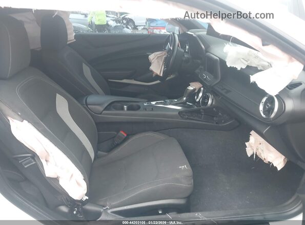 1G1FF1R70P0149008 2023 CHEVROLET CAMARO Белый Вид салона спереди