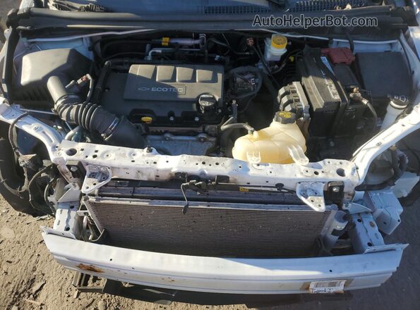 1G1JB5SB8K4114097 2019 CHEVROLET SONIC White Rear interior view