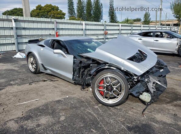 1G1YN2D60G5601882 2016 CHEVROLET CORVETTE Серебряный Передняя правая четверть