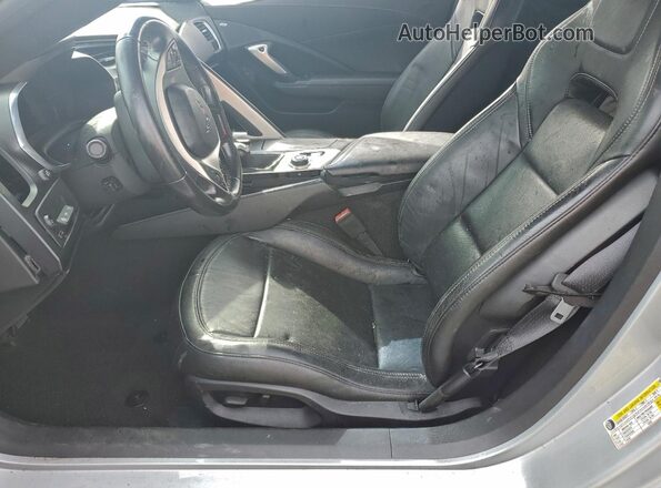 1G1YN2D60G5601882 2016 CHEVROLET CORVETTE Серебряный Вид салона спереди