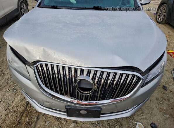 1G4GA5G33GF230708 2016 BUICK LACROSSE Silver Widok wnętrza z tyłu