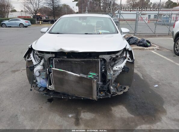 1G4ZR5SS9JU129093 2018 BUICK LACROSSE Серебряный Вид задней части салона