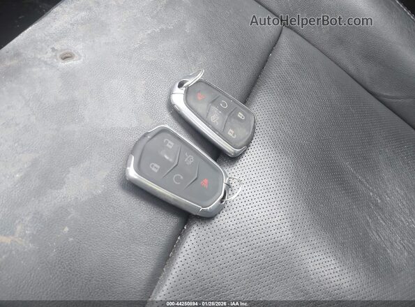 1G6AX5SX9H0153949 2017 CADILLAC CTS Серебряный Вид панели приборов
