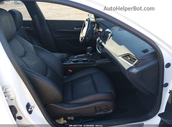 1G6DJ5RK2R0131902 2024 CADILLAC CT4 Белый Вид салона спереди