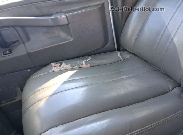 1GAWGEFG2K1224688 2019 CHEVROLET EXPRESS  Widok wnętrza z przodu