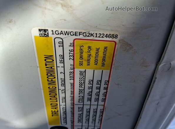 1GAWGEFG2K1224688 2019 CHEVROLET EXPRESS  Widok z tyłu