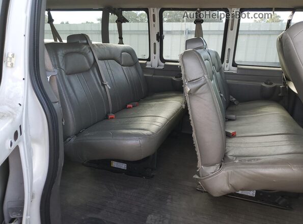 1GAZGNFP4P1137928 2023 CHEVROLET EXPRESS Белый Вид задней части салона