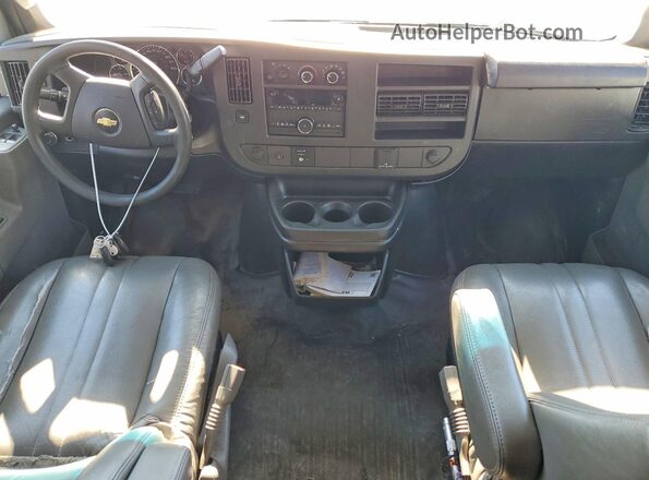 1GAZGNFP5K1311577 2019 CHEVROLET EXPRESS Белый Вид панели приборов