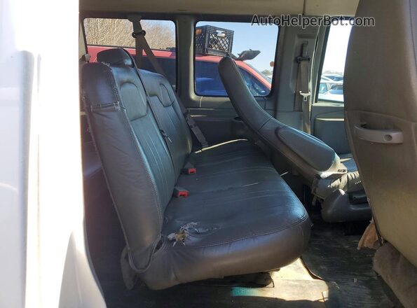 1GAZGNFP5K1311577 2019 CHEVROLET EXPRESS Белый Вид задней части салона