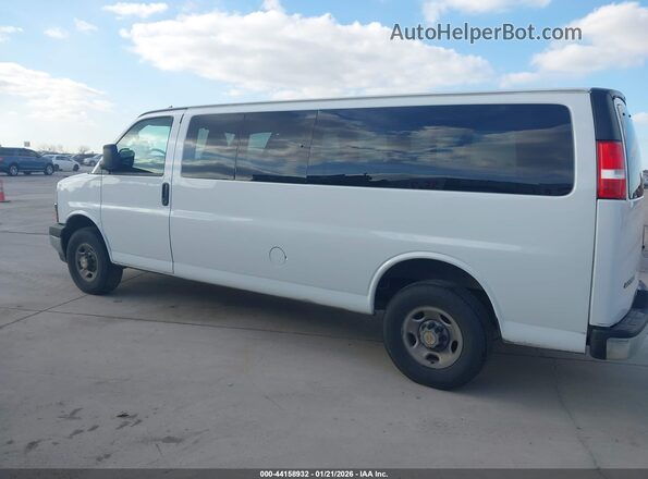 1GAZGPF74S1103394 2025 CHEVROLET EXPRESS White Widok wnętrza 360 stopni