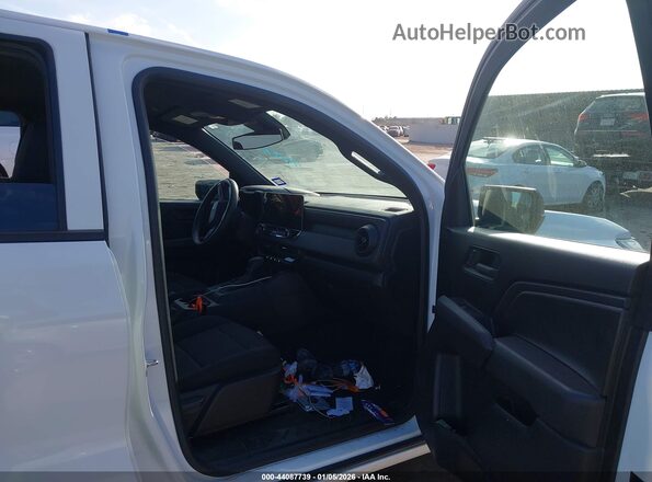 1GCGSBEC5P1260518 2023 CHEVROLET COLORADO White Вид салону спереду