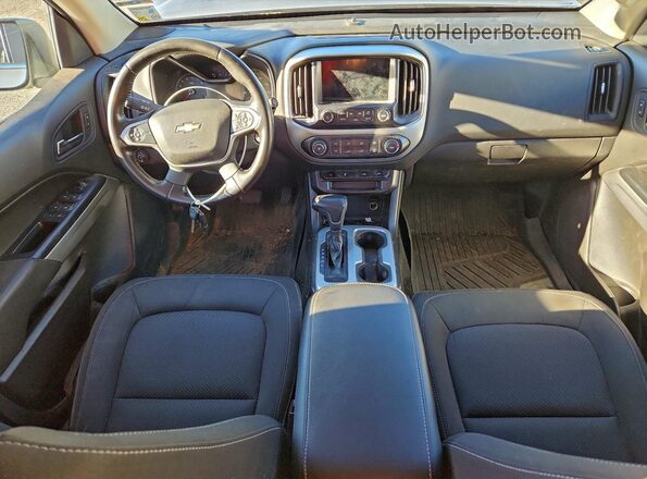 1GCGSCEN1J1227708 2018 CHEVROLET COLORADO Серебряный Вид панели приборов