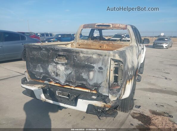 1GCGSCENXJ1138641 2018 CHEVROLET COLORADO White Вид спереду