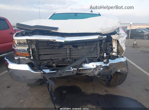 1GCUKREC2JF152587 2018 CHEVROLET SILVERADO Белый Вид щитка приборов