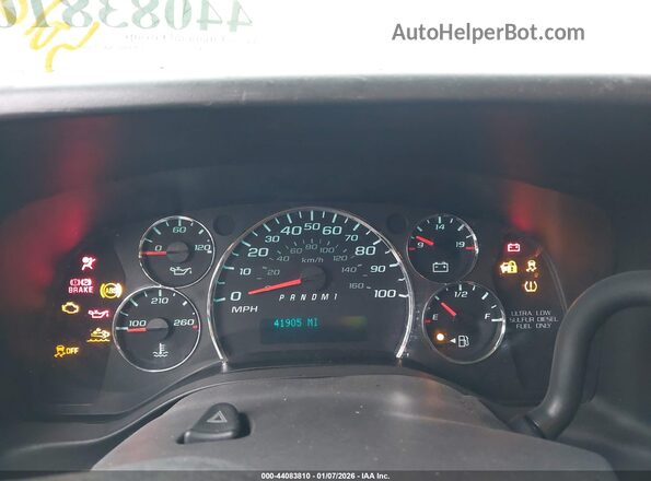 1GCWGAF18H1321477 2017 CHEVROLET EXPRESS Белый Вид задних сидений