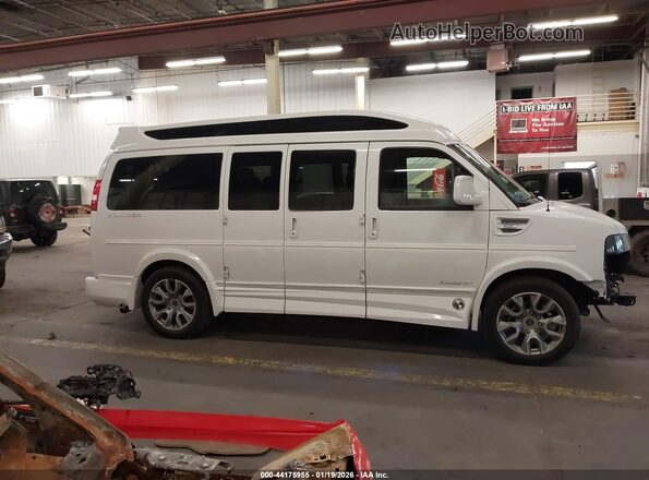 1GCWGAF79S1101129 2025 CHEVROLET EXPRESS White Vista interior trasera