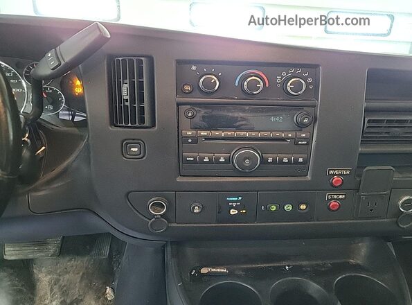 1GCWGAFF8G1149185 2016 CHEVROLET EXPRESS White Widok deski rozdzielczej