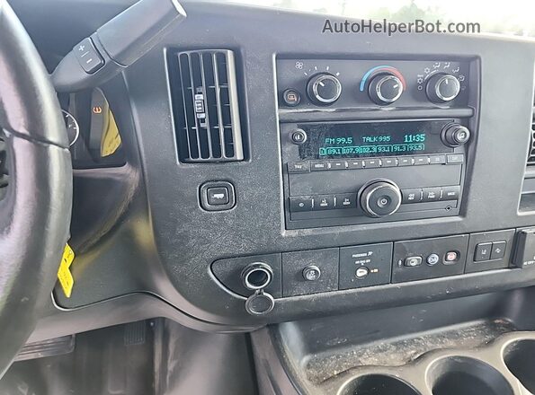 1GCWGAFG1L1252631 2020 CHEVROLET EXPRESS  Вид спереди