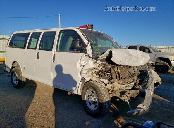 1GCWGAFGXG1256473 2016 CHEVROLET EXPRESS Белый Передняя правая четверть